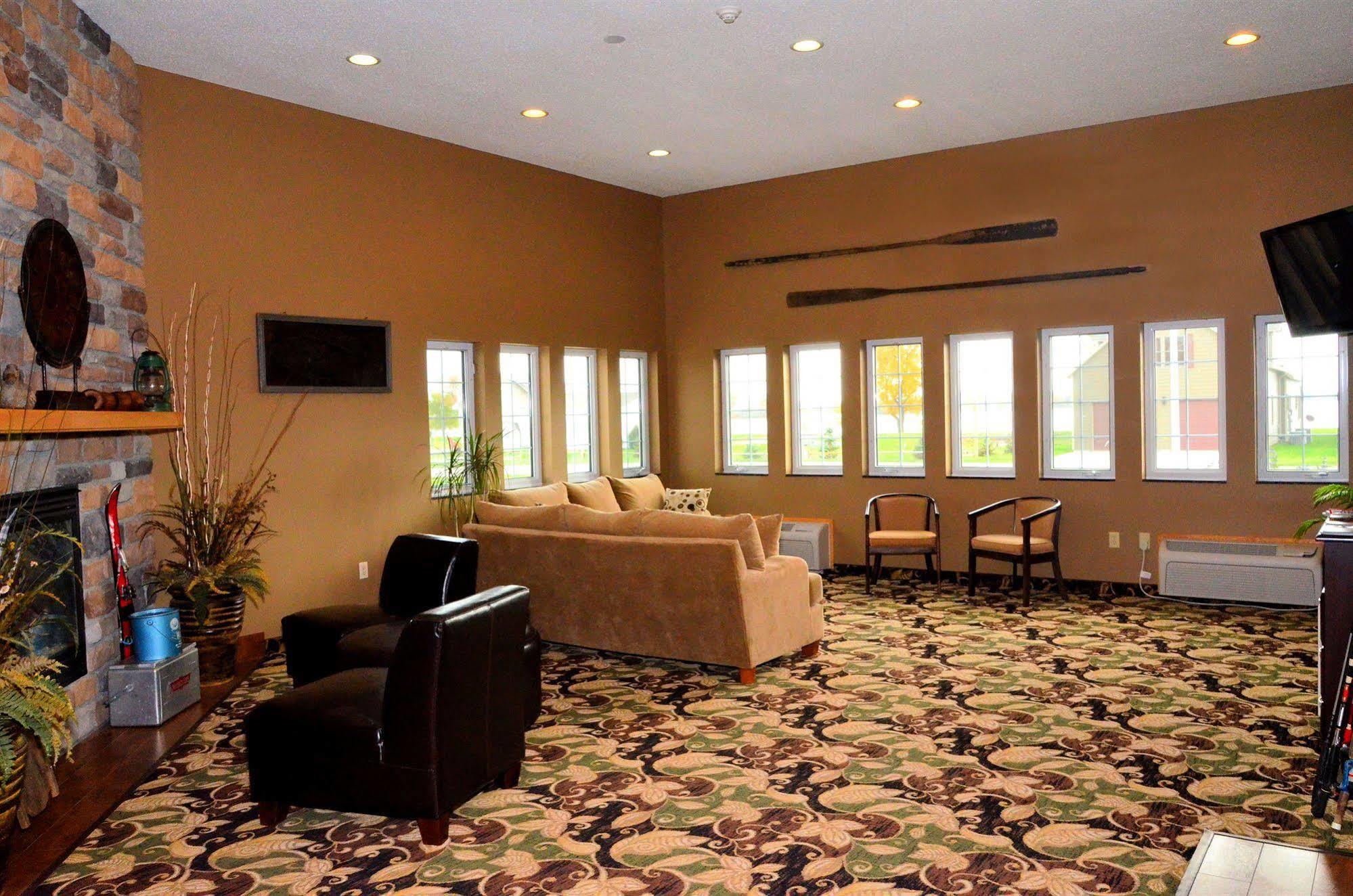 Cobblestone Inn & Suites - Lake View Exterior foto